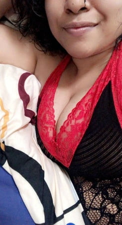 Busty Maldivian slut