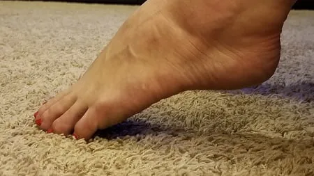 jens red toes soles         