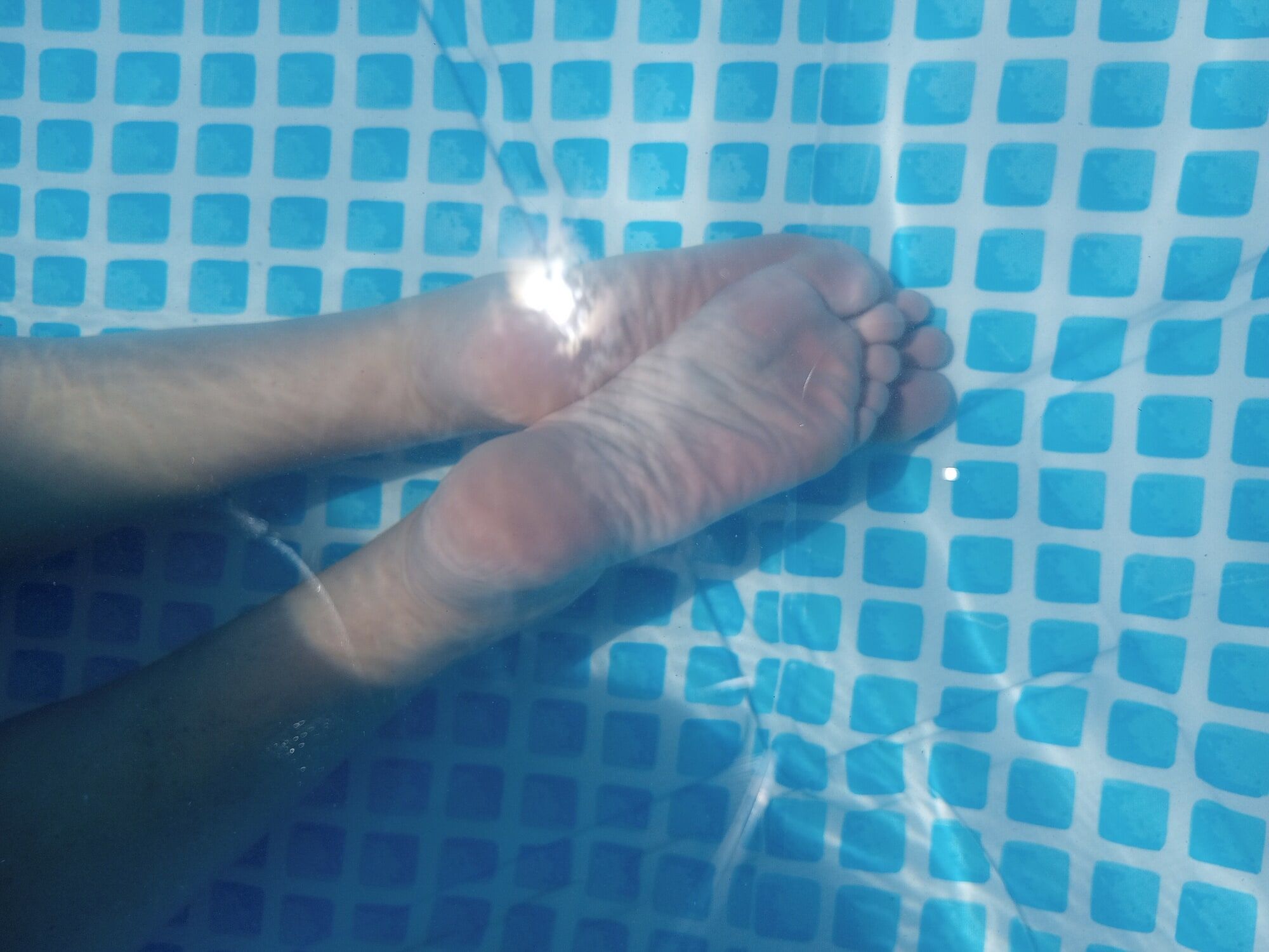 Under water feet 1