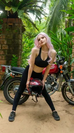 moto sexy girl         