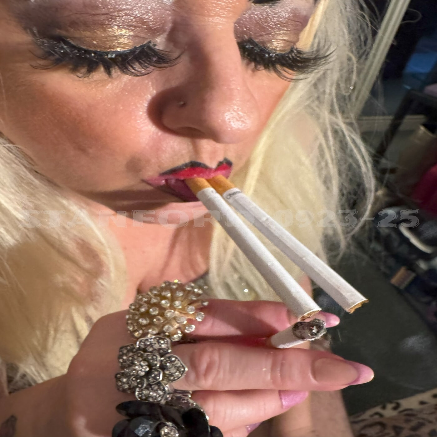 BAD MOM SMOKING #9