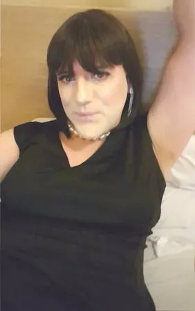 cdsammyswan in bed         