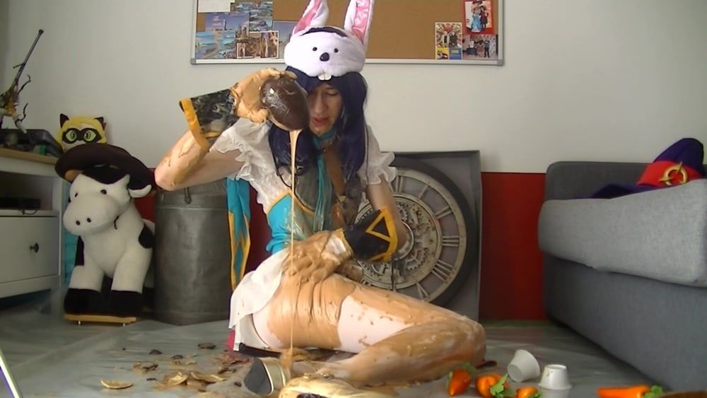 Lucina messy chocolate Easter cosplay trap #8