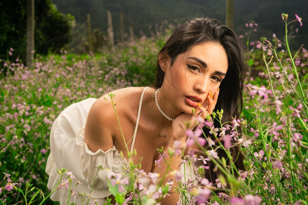 Lily Bella Free Photos #13