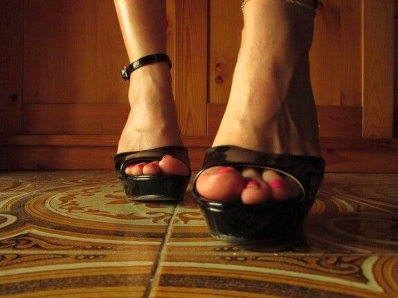Sexy high heels and feet 💖 #28