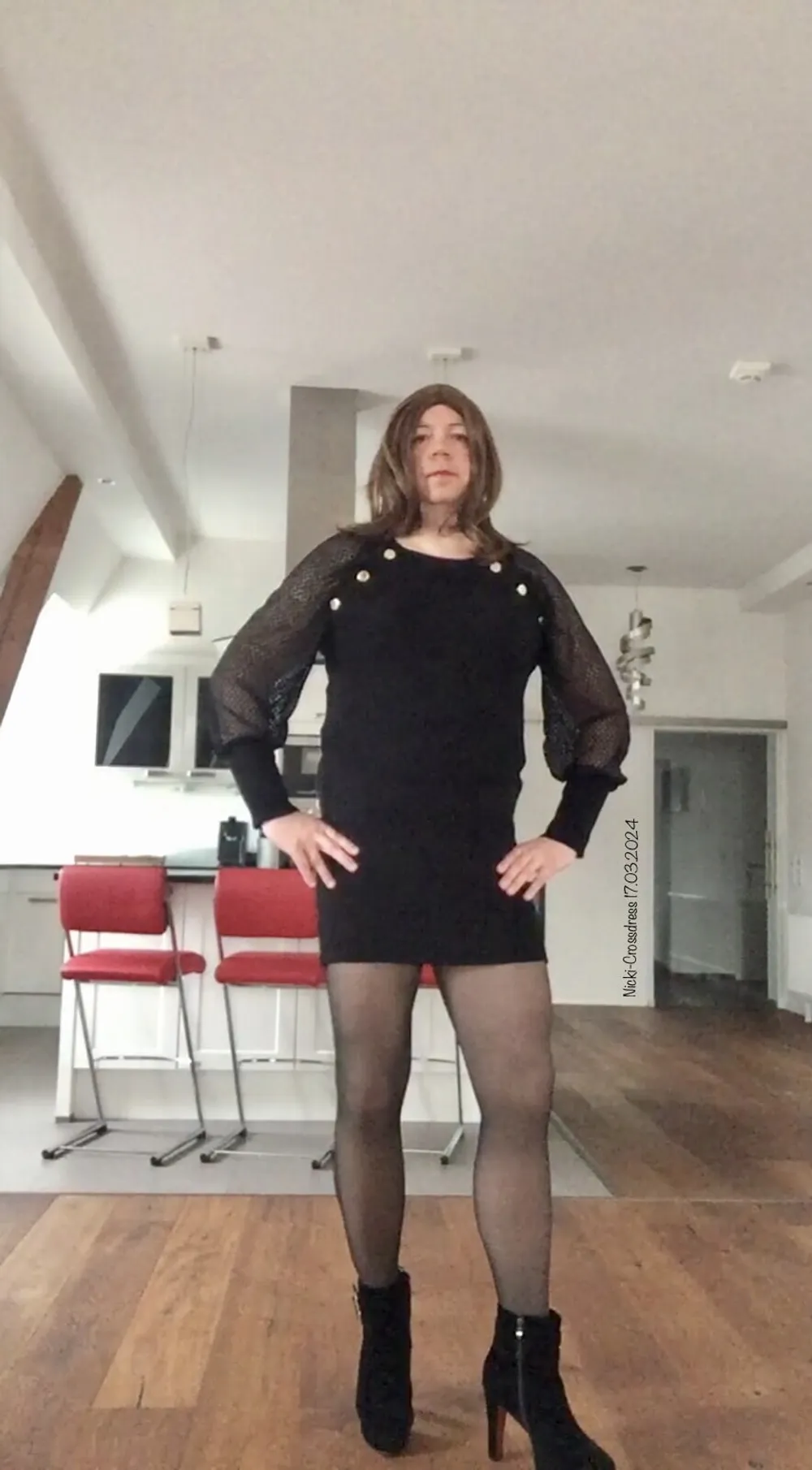 Nicki-Crossdress - black Dress, Plateau-Boots &amp; Tights 