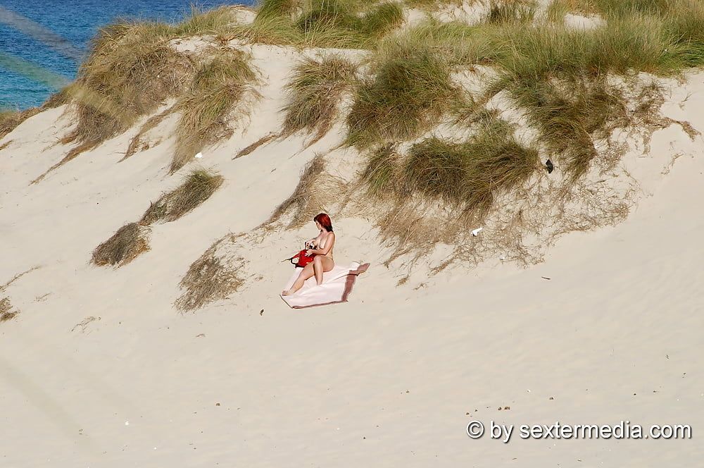 Mlif Muschi nackt am Strand in Mesquida #12