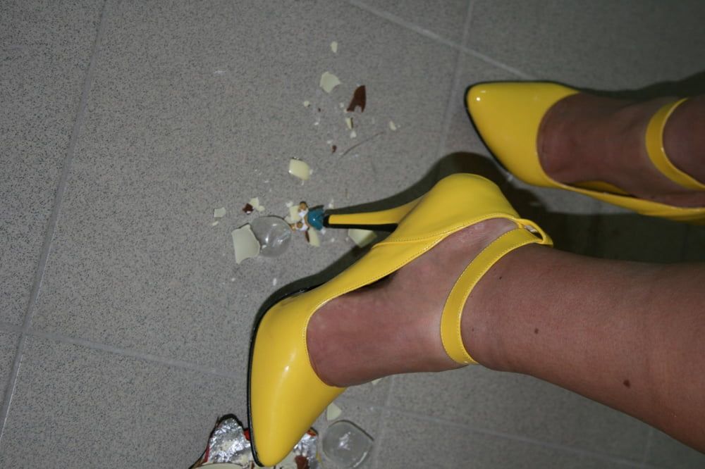 Anna in yellow heels ... #2