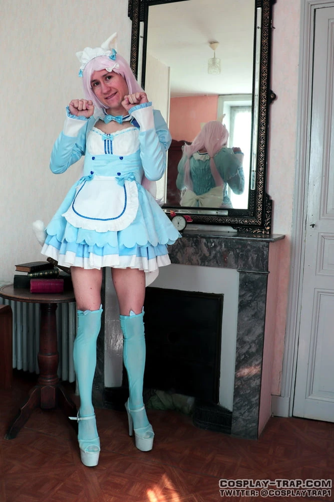 Vanilla playing at the chimney trap cosplay #20