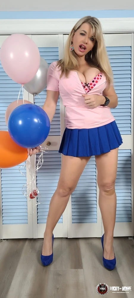 Birthday Balloon Pop! Vicky Vette #8