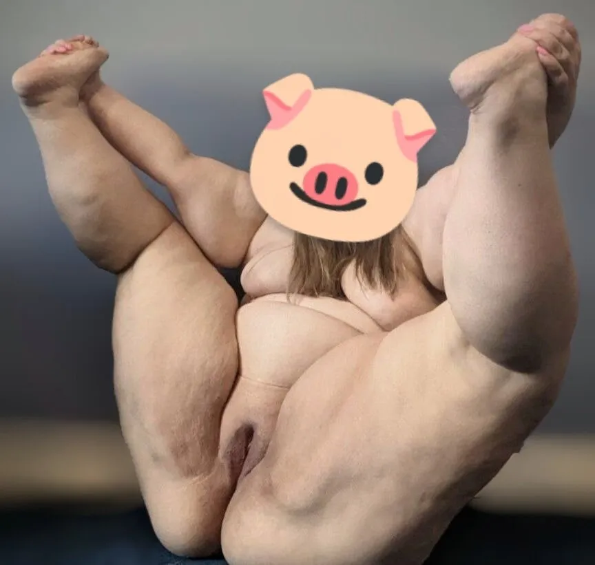 Fuckpig loves showing off #2