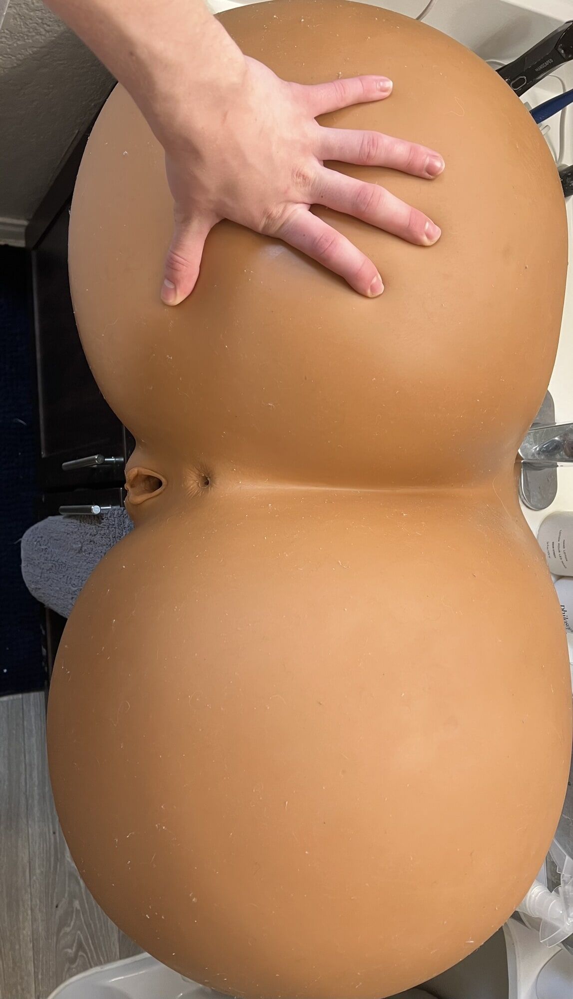 Showing Off the Immense Ass of the R3 CLM Sexdoll #6