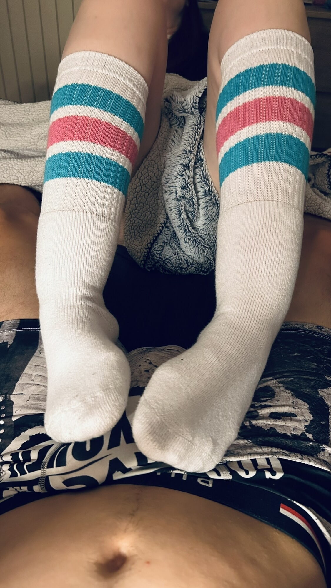 Pastel Stripes & Cozy Vibes: A Look That Turns Heads