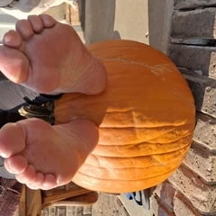 Pumpkin foot-stool