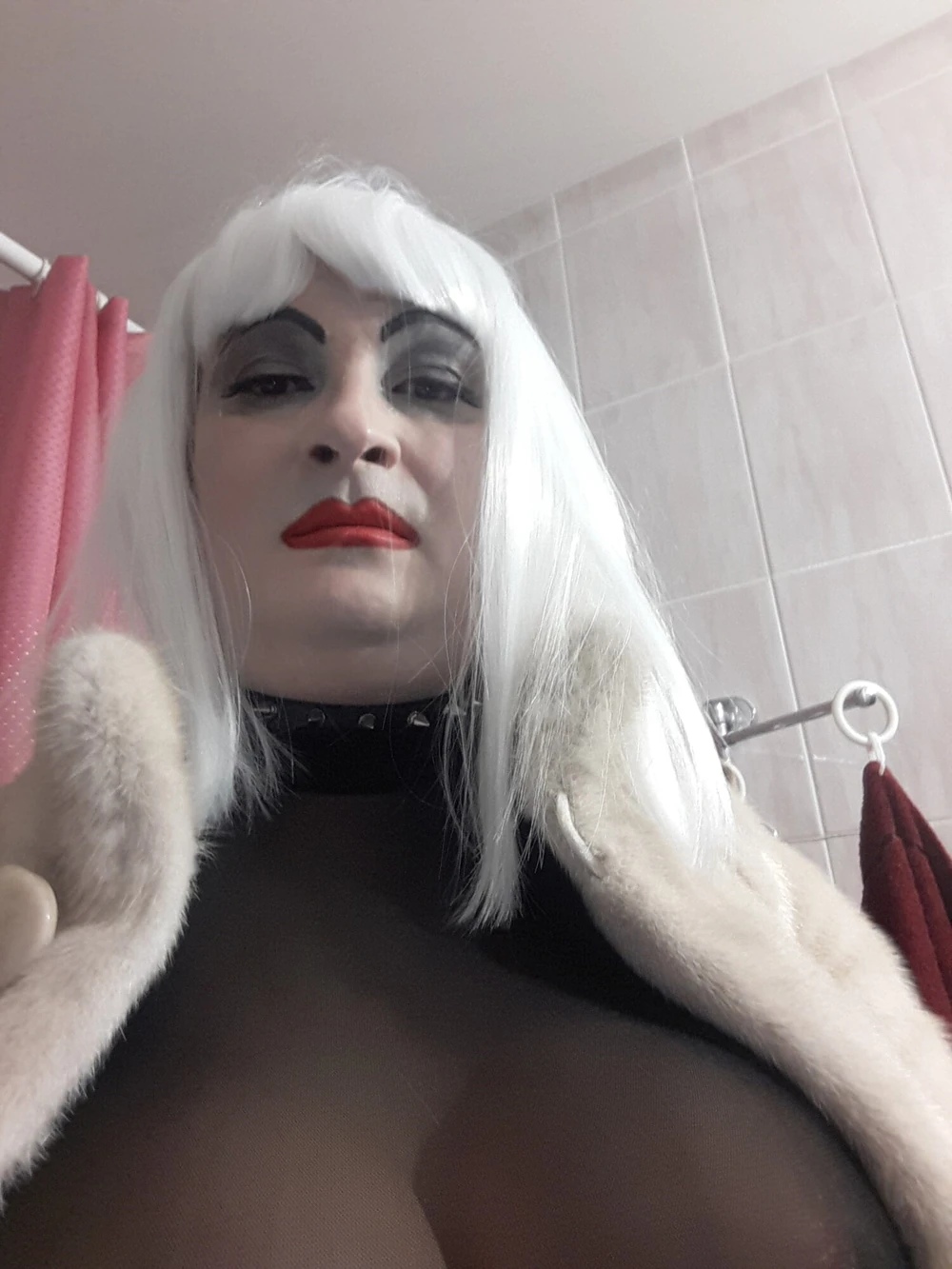 Mistress yvonne posing #6