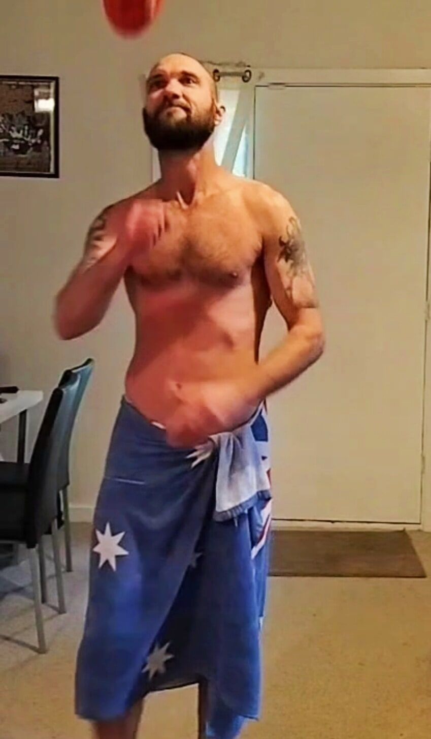 Naked Aussie bloke