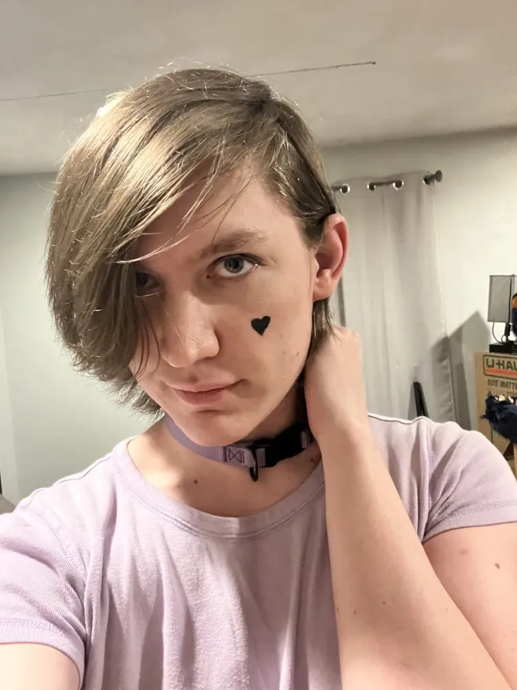 Femboy pics uwu <3 