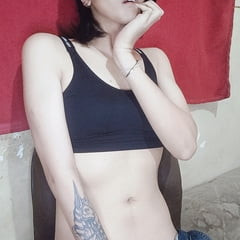 LEITAOXIV ONLYFANS - アジアのレディーボーイは彼女の限界を押し広げる