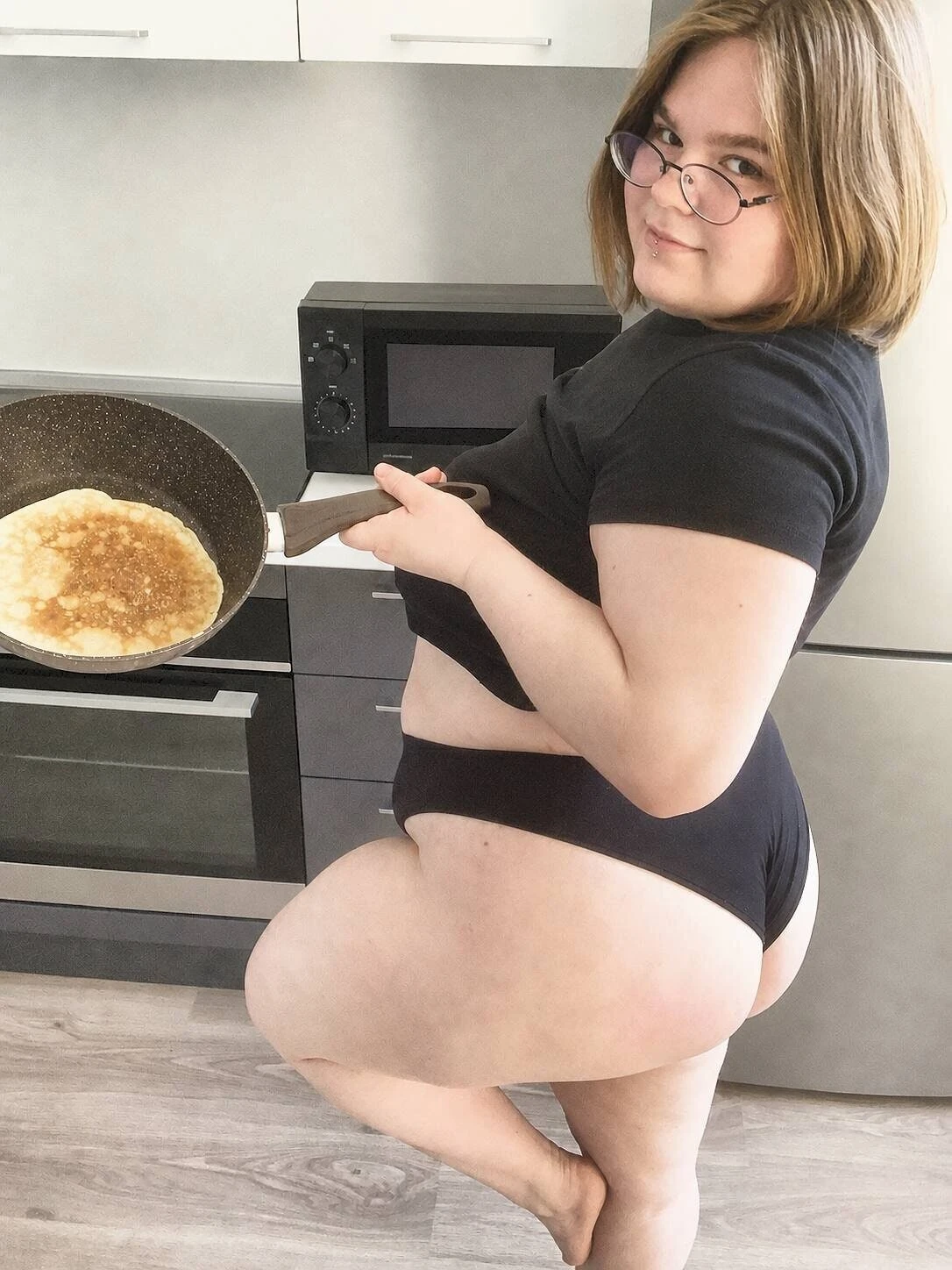 Free Maneela  Photos