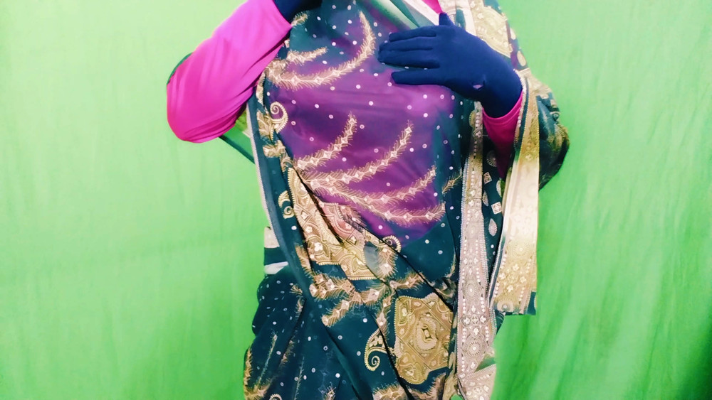 Indian beautiful saree sexy Bhabhi #11