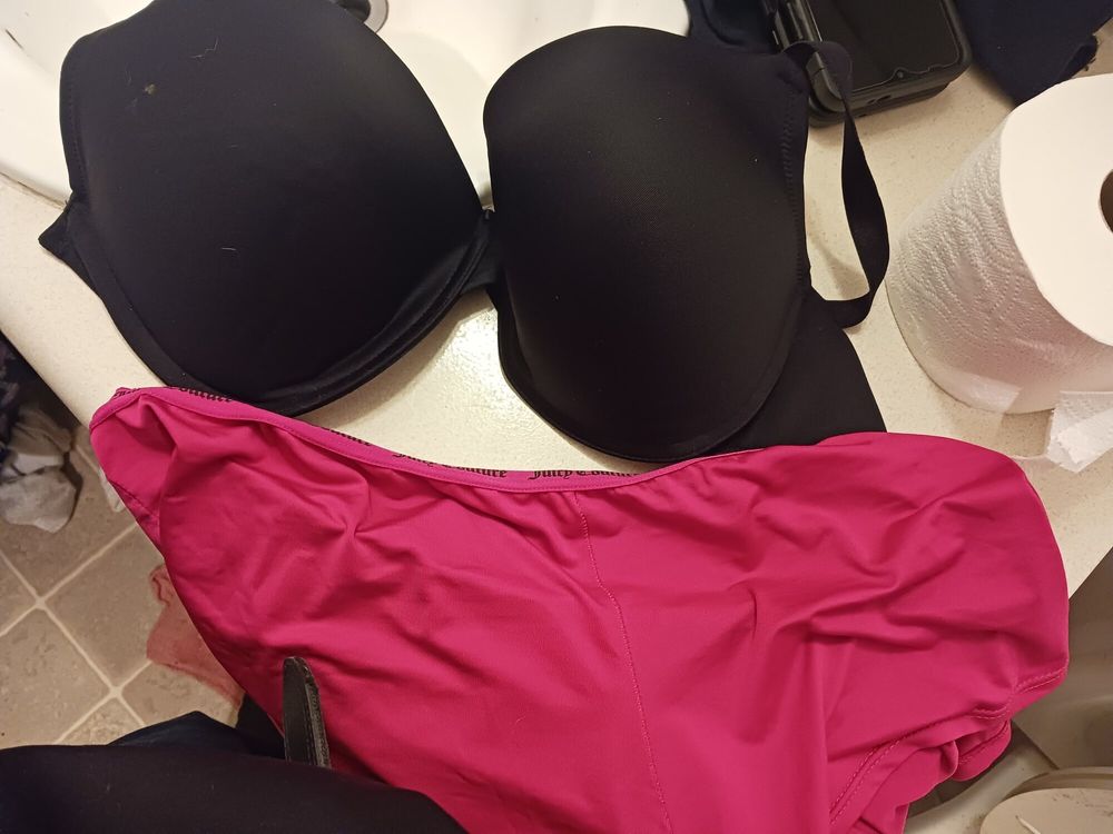 Black bra pink panties