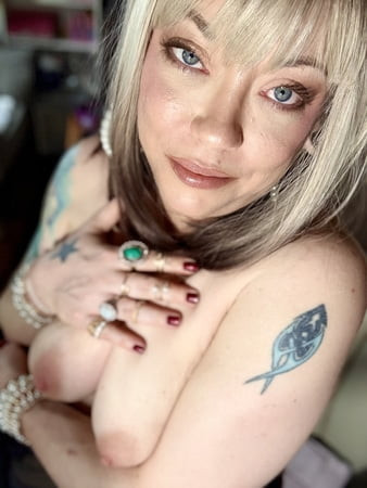Tina Snua Selfies #184
