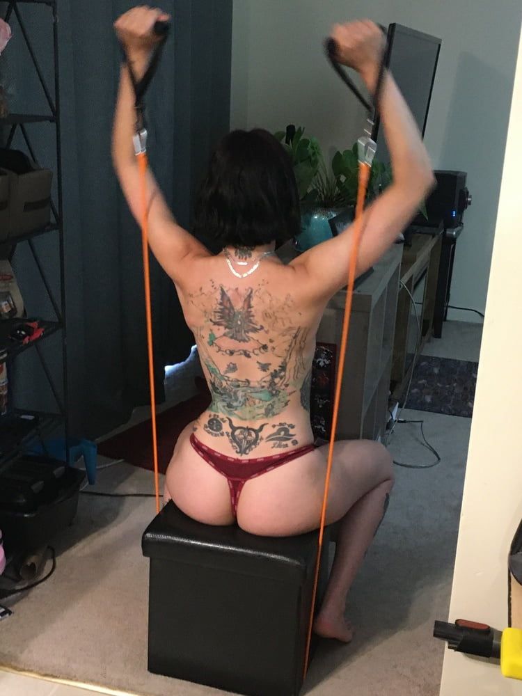 Sexislut working out #23