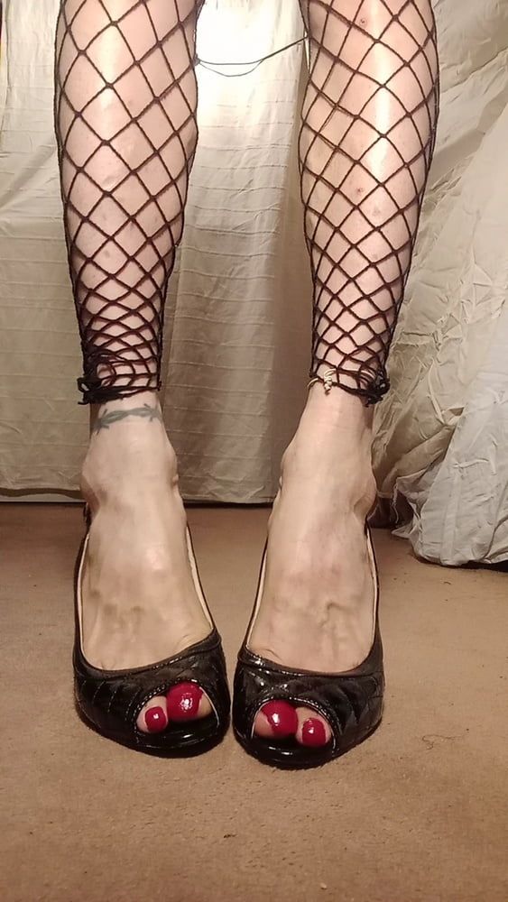 asian ts sexy feet in sandals, mules, high hells .  #50