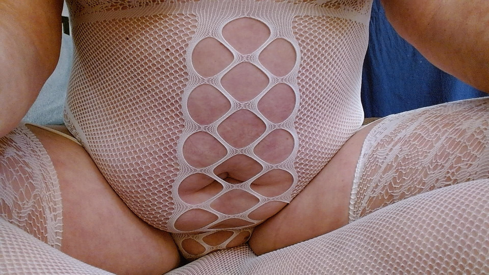 Vintage Vixen DawnSkye showing off her lovely curves #11