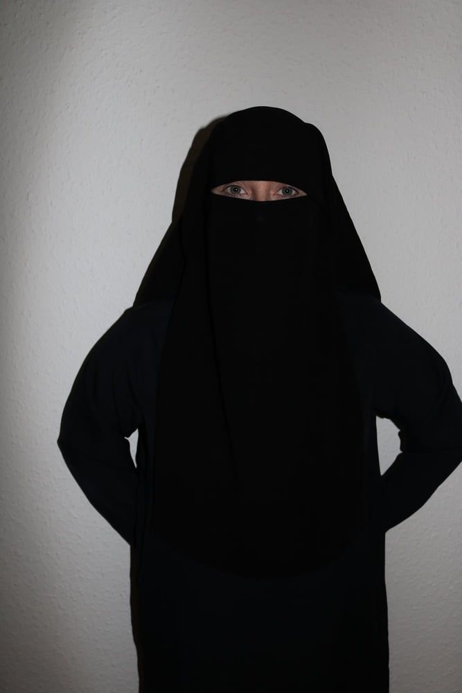 Burqa Niqab Stockings and Suspenders #3