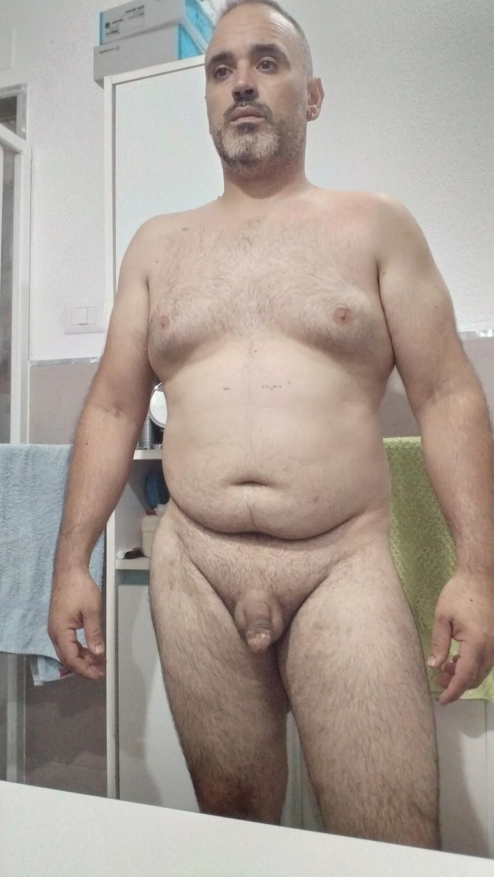 Ragazzo mostra il suo pisellino minuscolo  #8