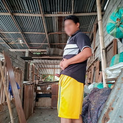 服を着てペニスを露出した状態で - 1