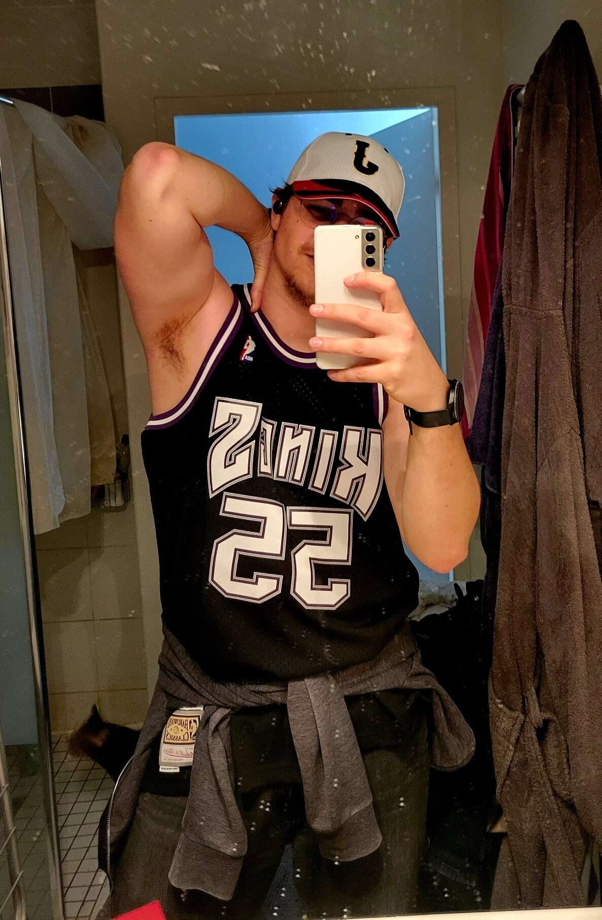 Hot student is a Kings' fan