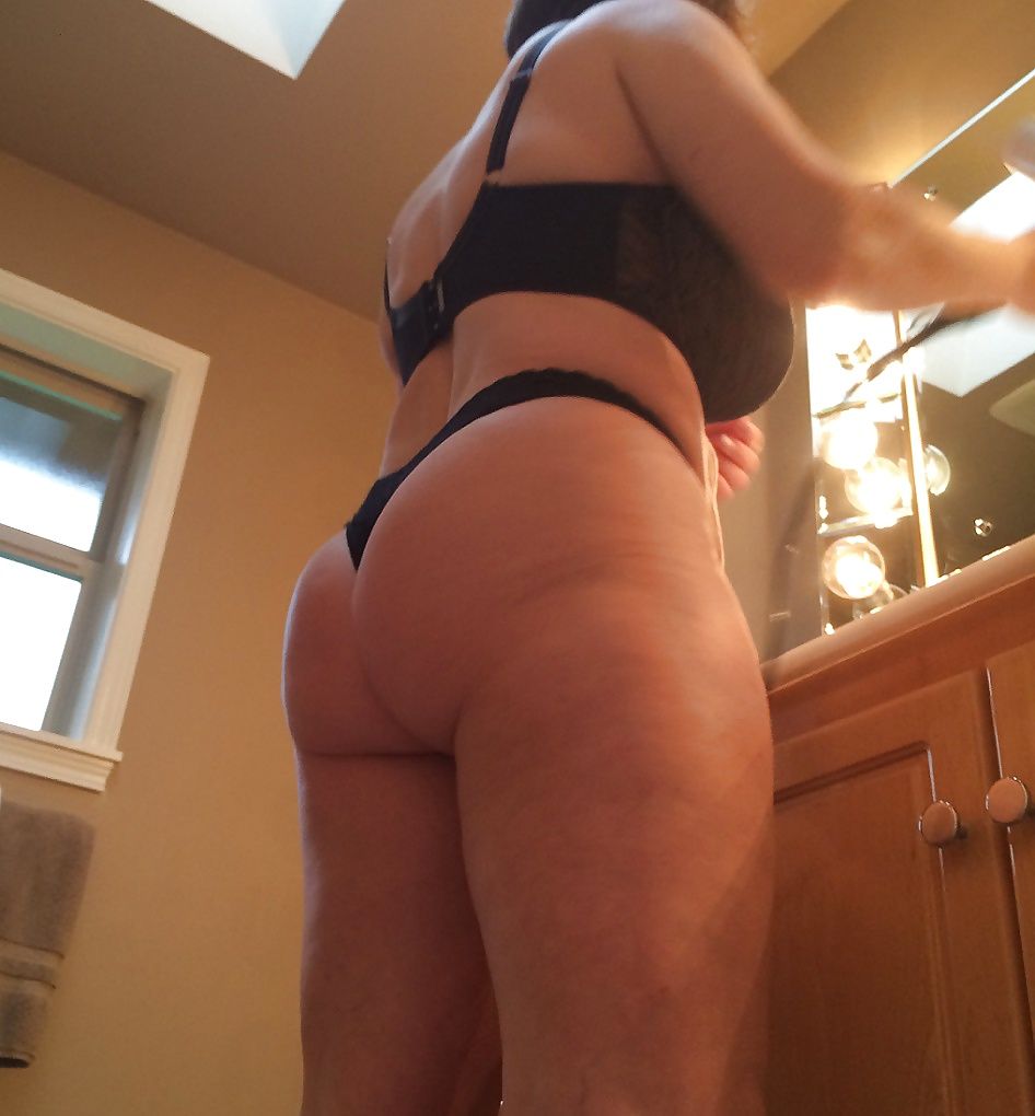 57 year old MILF Tits and Ass getting ready Marierocks #25