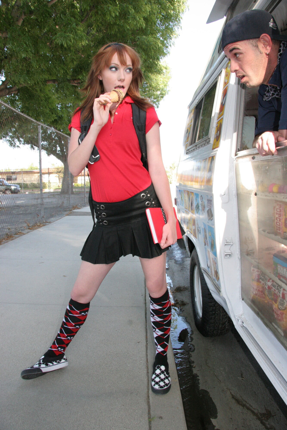 Beau Marie Bangs Her Mouth With Ice Cream Before Sex #6