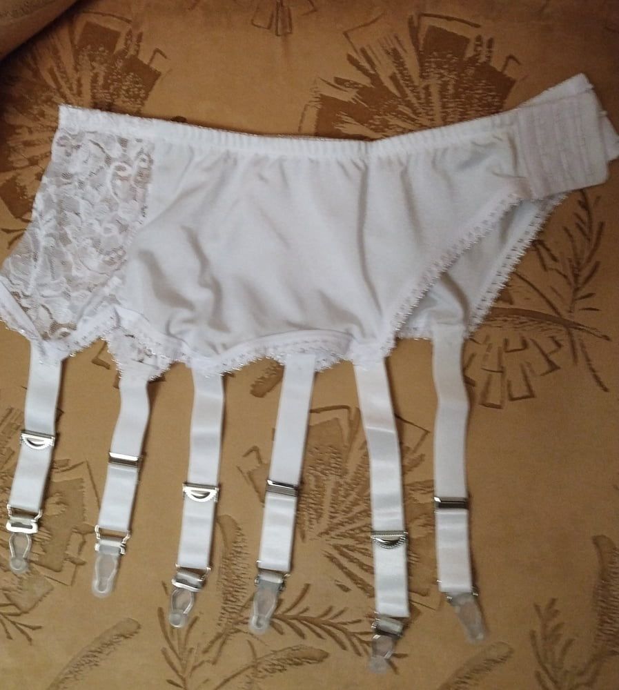 my new white stocking belt #20