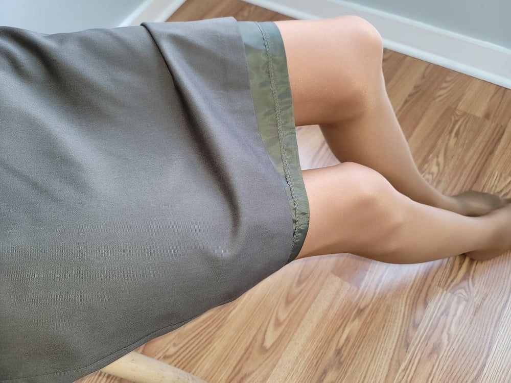 Lined green office pencil skirt with glossy pantyhose  #9