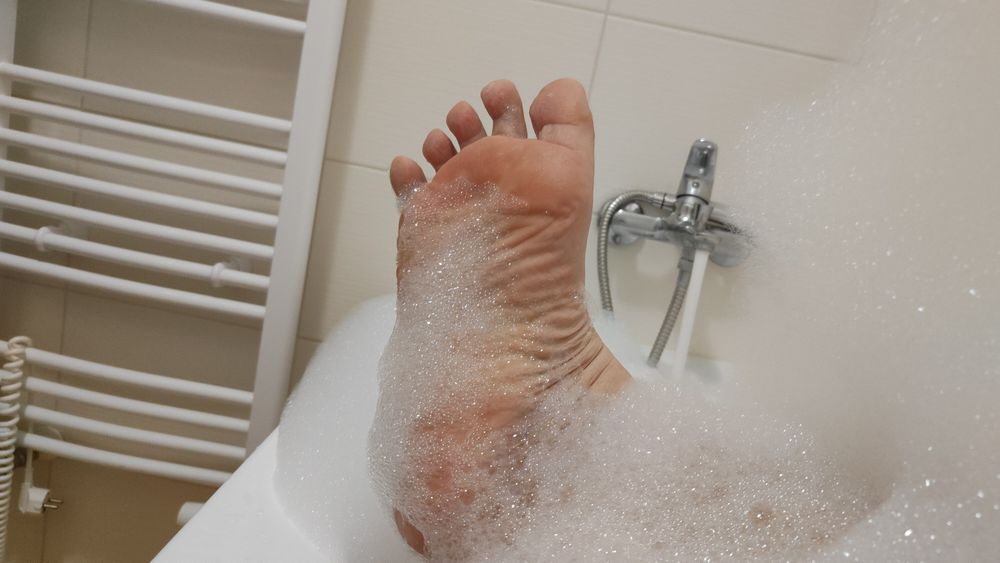 Hornychubby feet #11