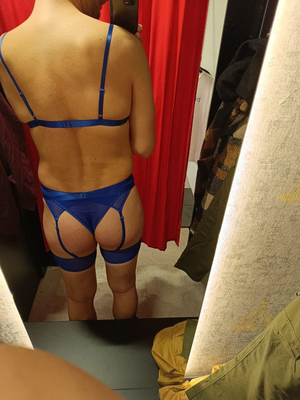 NickySissySlut went lingerie shopping in caged public 