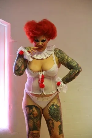 if pennywise was a whore         