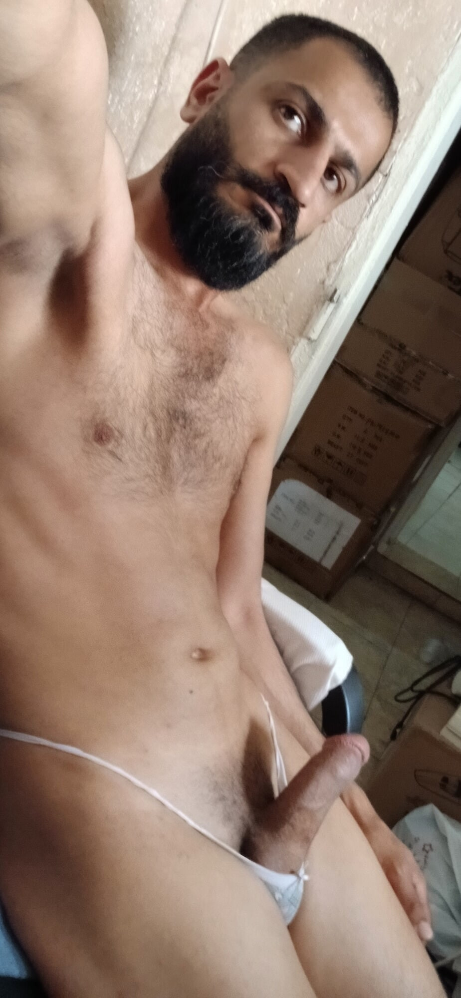Gay Arab wearing g.sreng at work and taking some sexy pictur #32