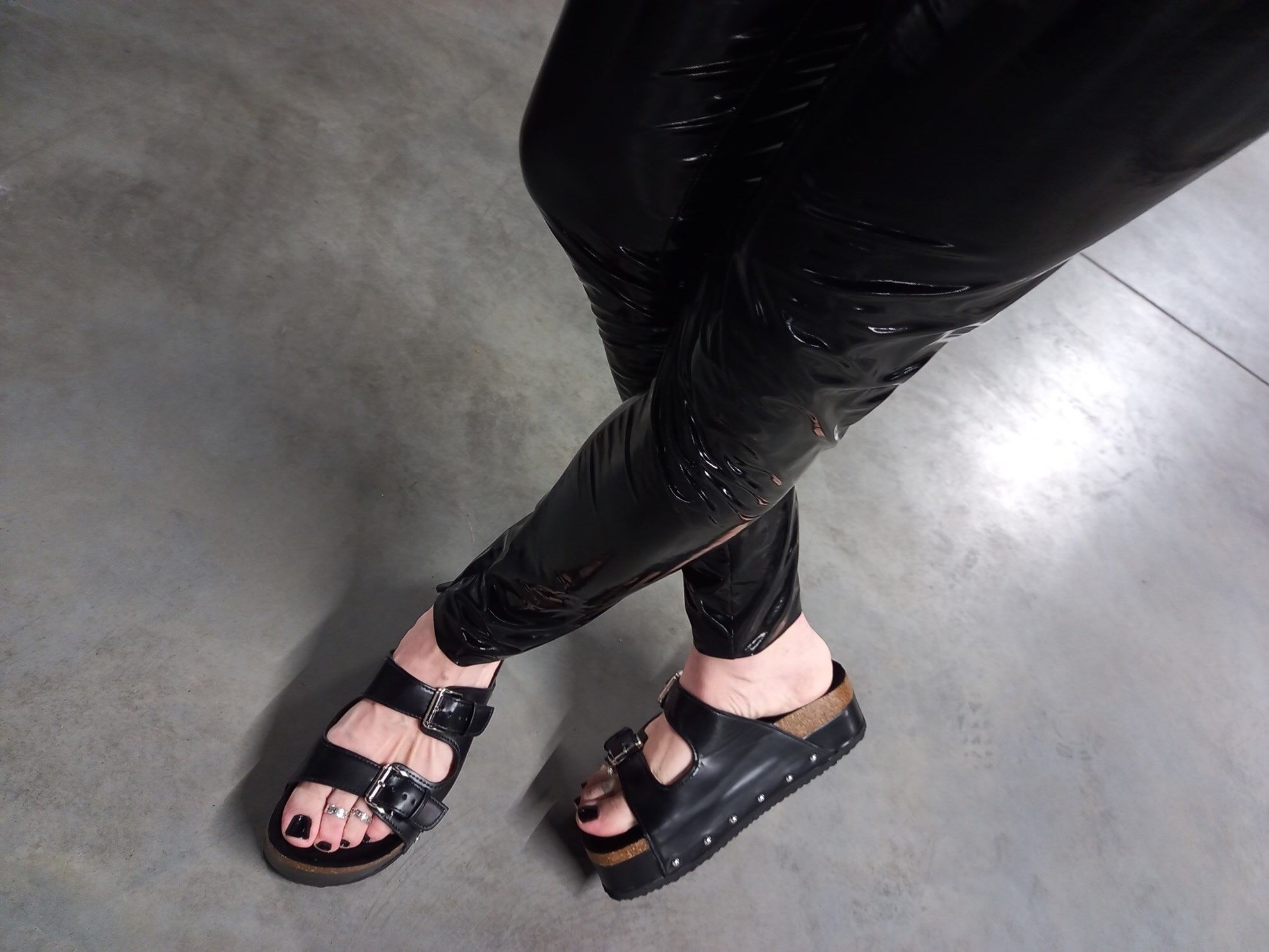 latex leggings and platform sandals #5