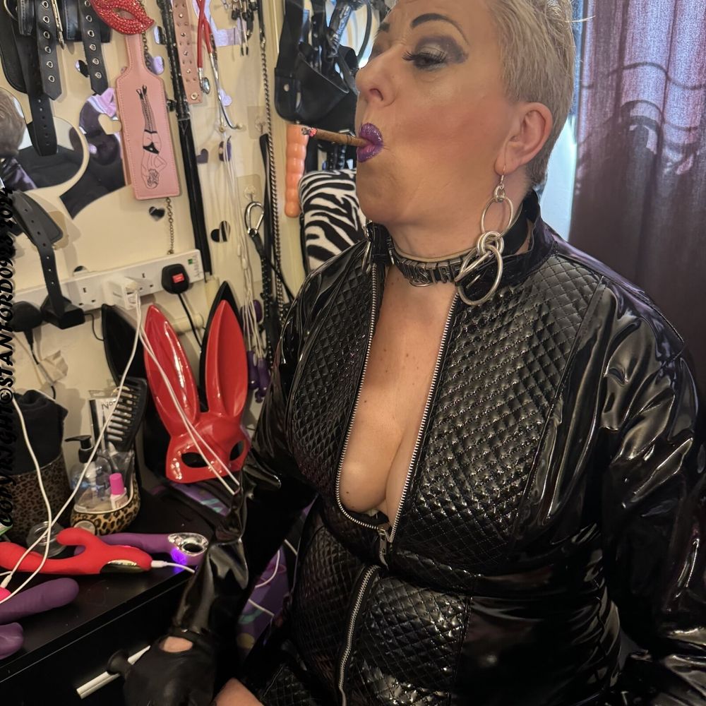 SHIRLEY MISS DOMINATRIX #40