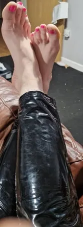 barefoot in pvc leggings         