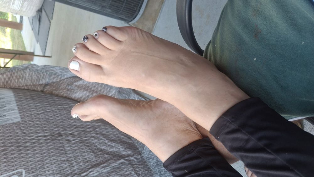 GF Showing off her feet #31