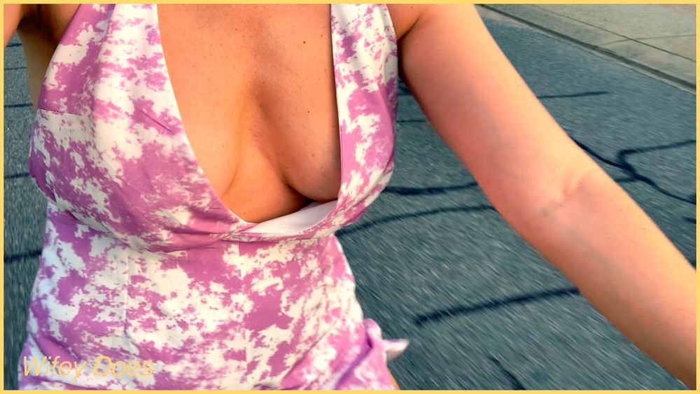 Wifey flashes her tits in public #5