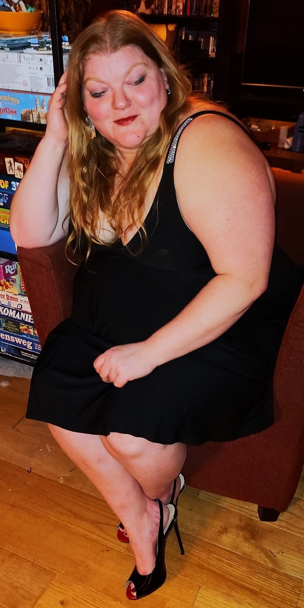 BBW Wife Miss Lizz posing in her new Peeptoe Heels  #4