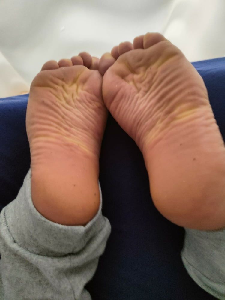 Hornychubby feet soles wrinkled Barefoot  #30