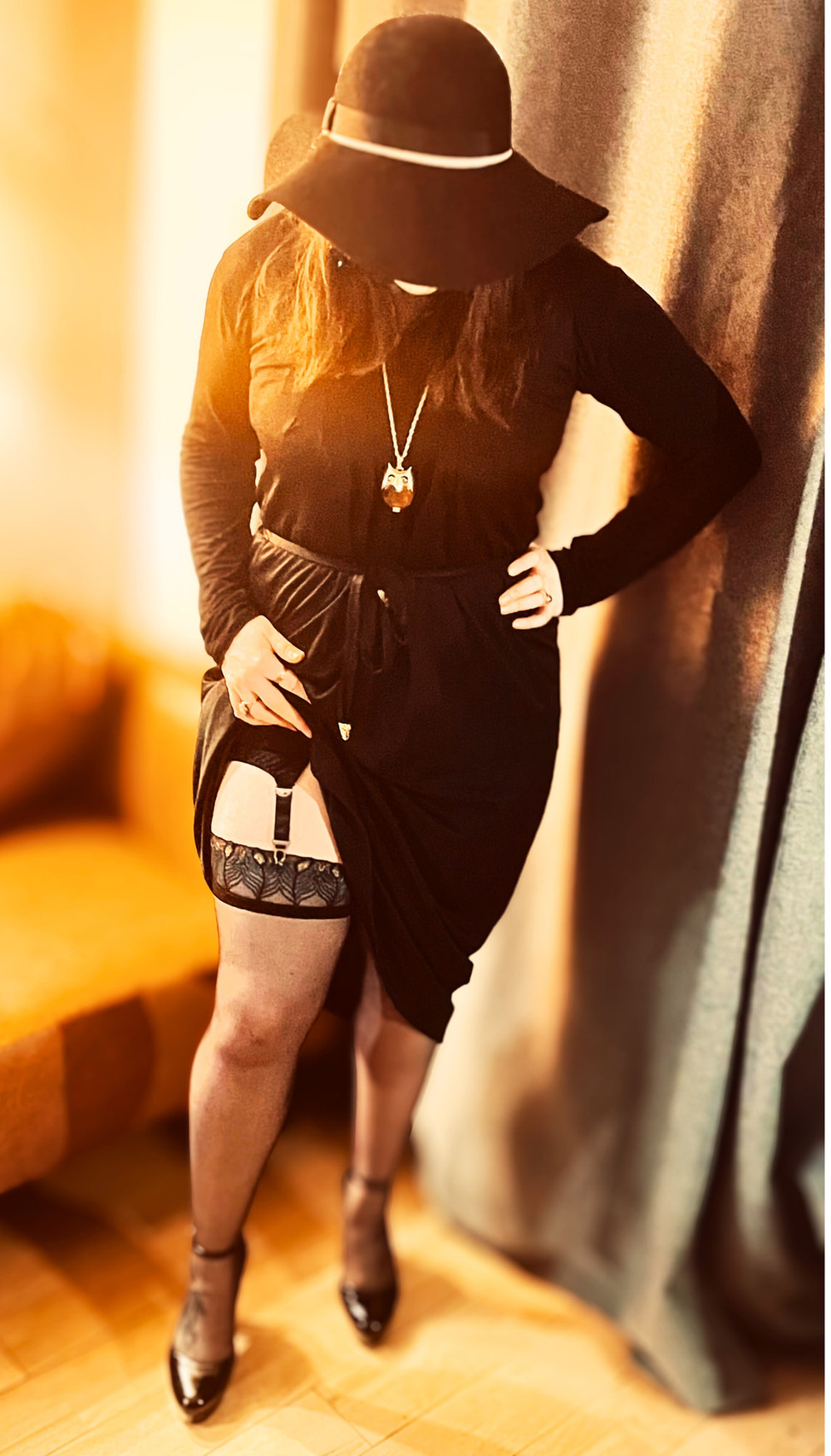 Tobie Nash in Giallo style outfit.. with stockings... #5