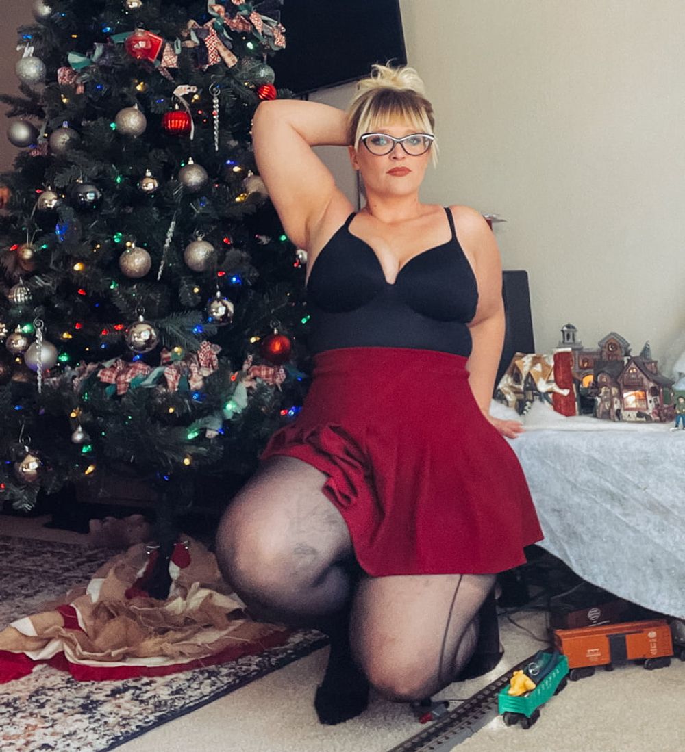 Christmas Thighs and Heels #25